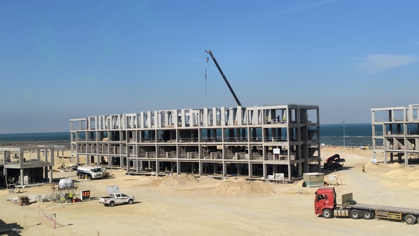 配图1 沙特项目施工厂景.jpg